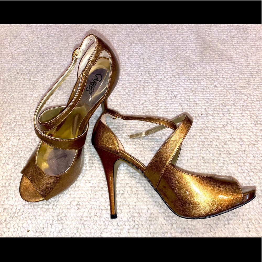 New Carlos Santana sz 10 metallic copper strappy heel for holidays. Never worn